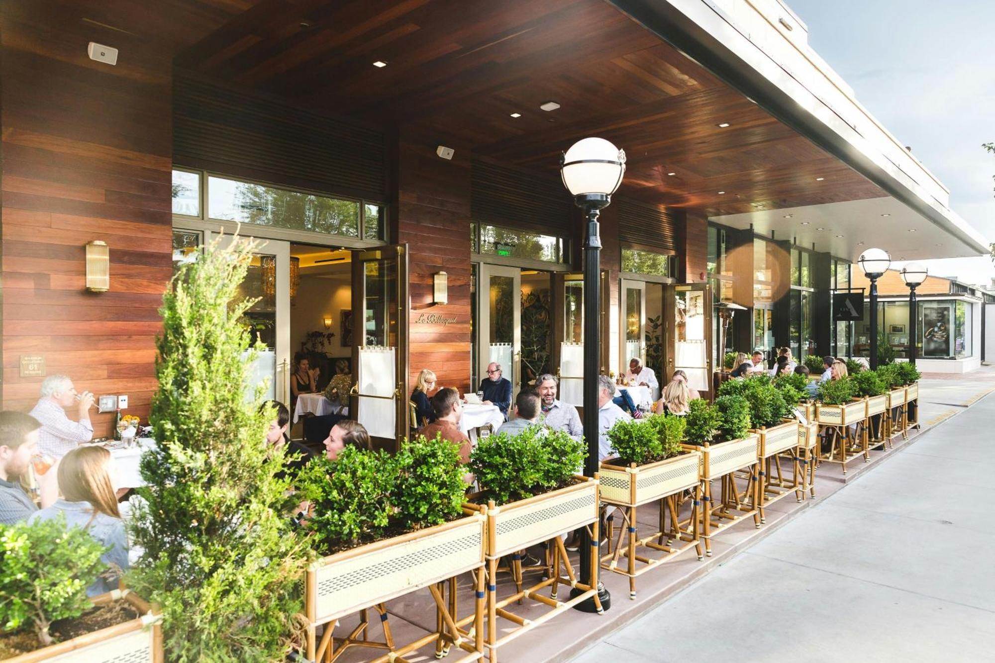 Moxy Denver Cherry Creek Exterior photo