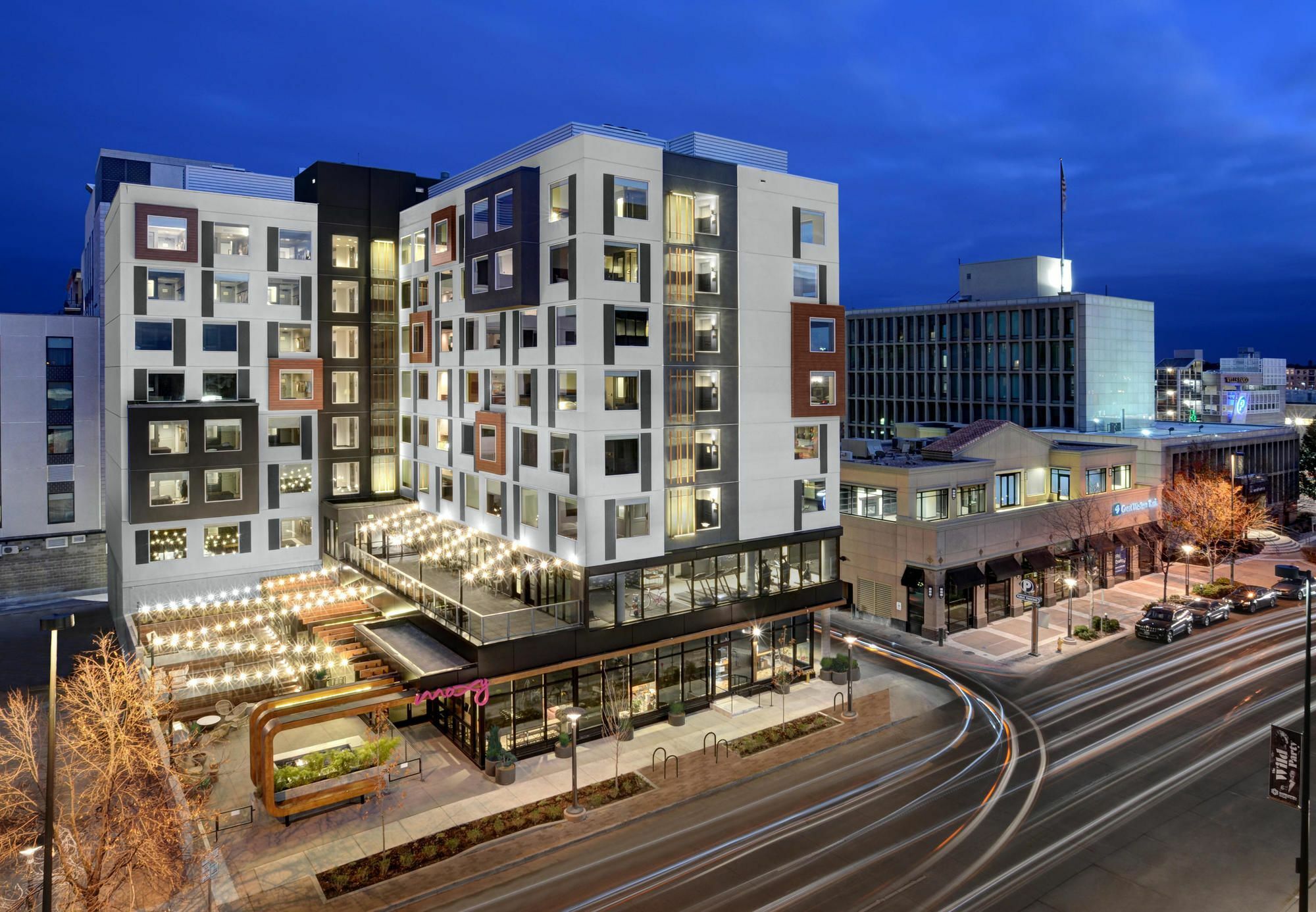 Moxy Denver Cherry Creek Exterior photo